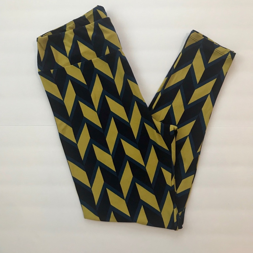 LuLaRoe Tall & Curvy Leggings